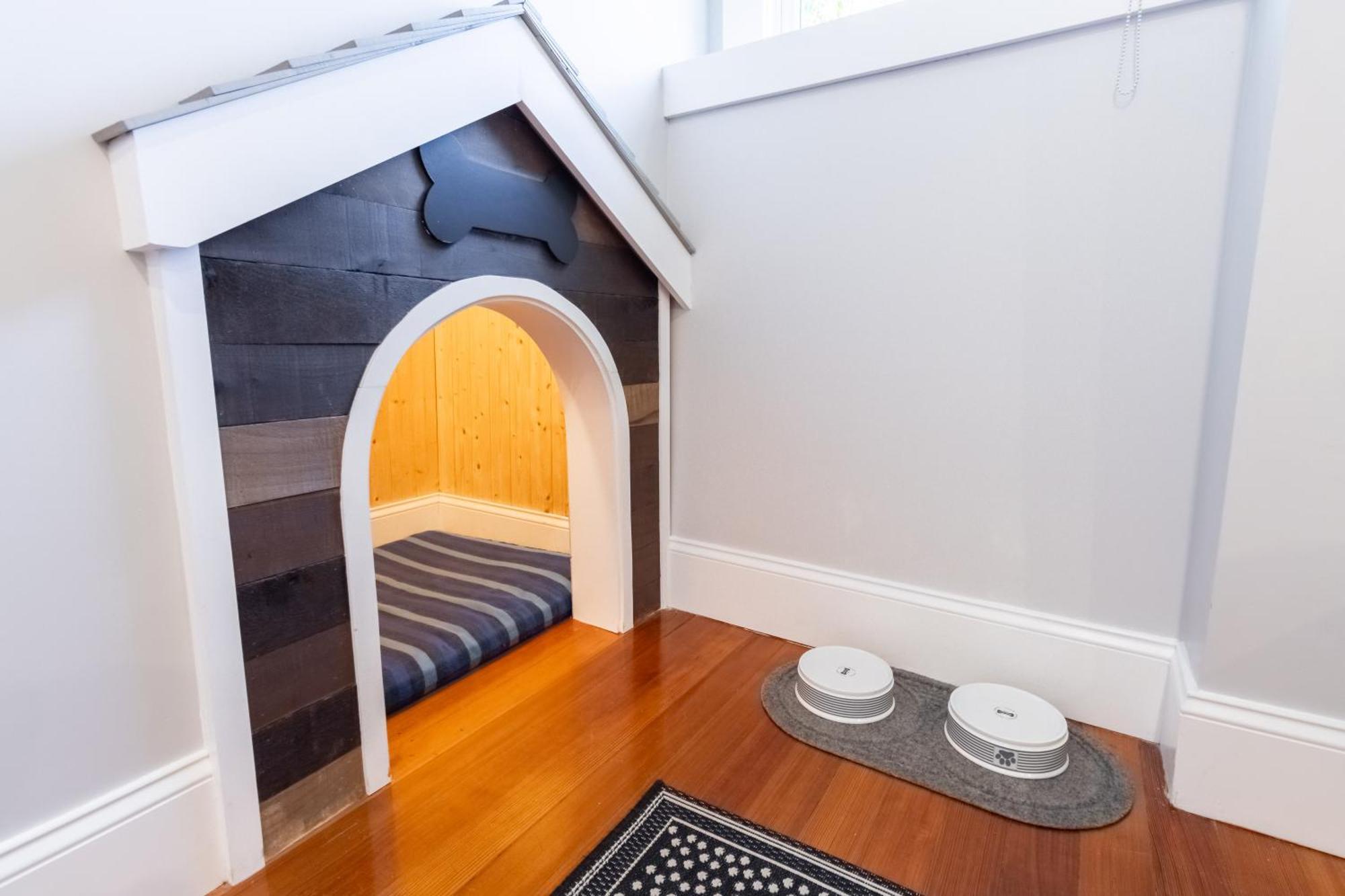 Paws On Pelham (Adults Only) Bed and Breakfast Newport Tower Eksteriør billede